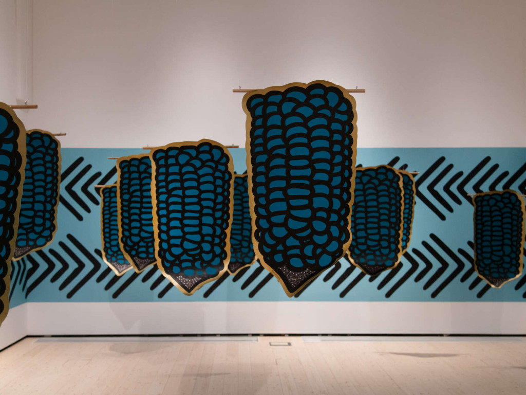 Zadalu Tupa JekupeSacred patio, 2024Handmålat papper, bambu, tapet